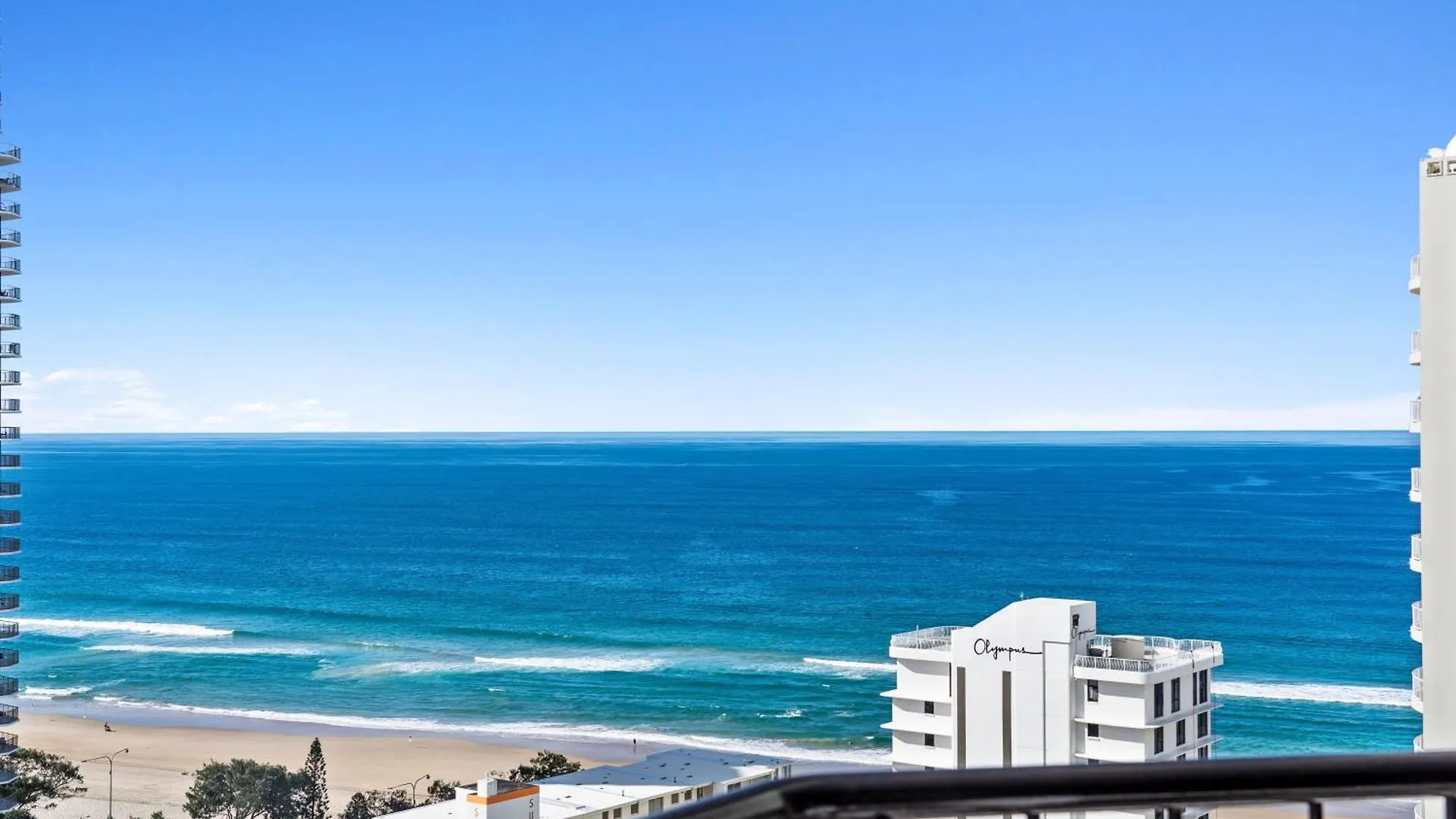 Beachside In Heart Of Surfers Paradise With Spa Gold Coast